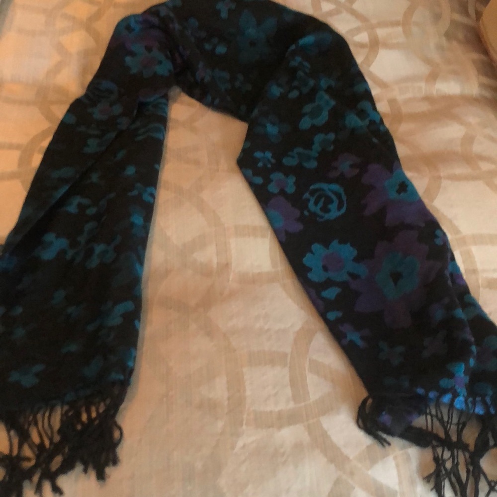 Warm scarf!